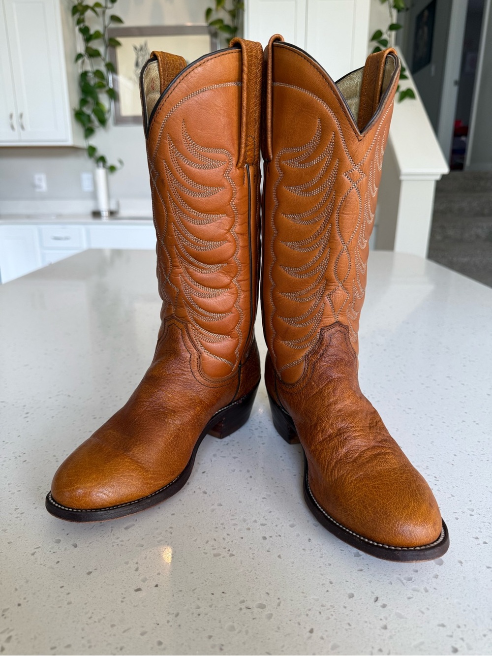 Vintage 1970s Frye Women's Tan Leather Western Heeled Boots - Picture 2 of 12